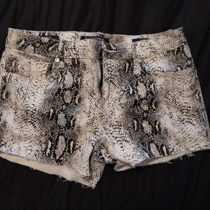Vigoss Black and White Snake Print Jean Shorts